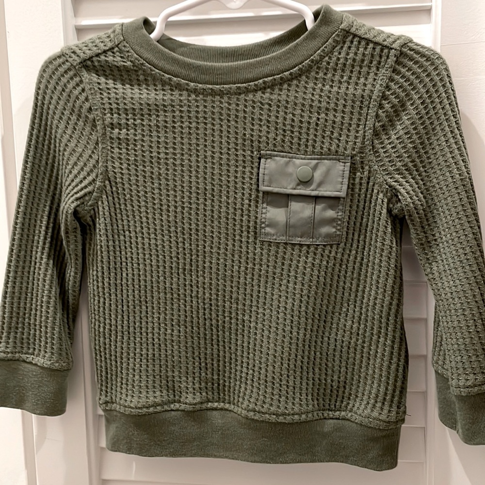 Old navy sweater size 12-18m